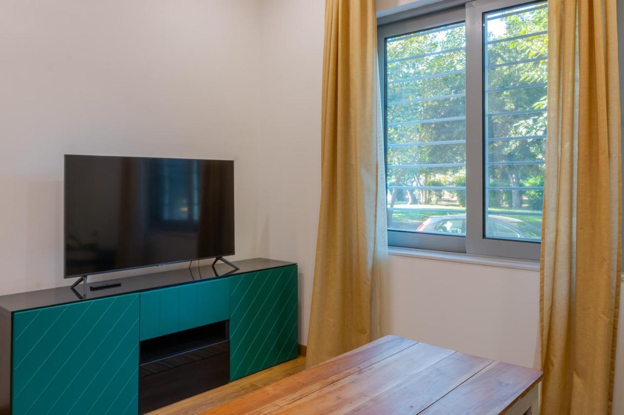 Academia By The Park * Athen