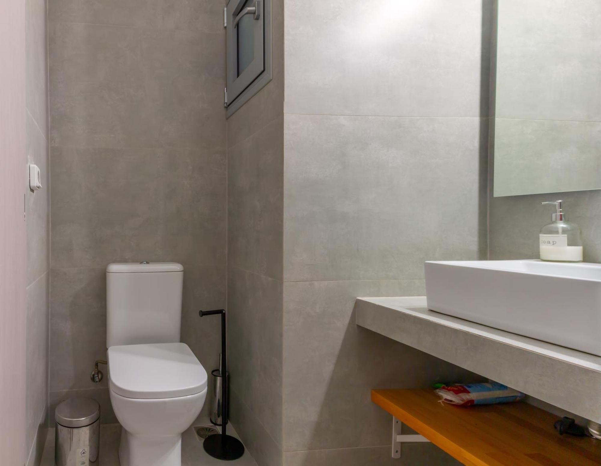 Academia By The Park Apartment *