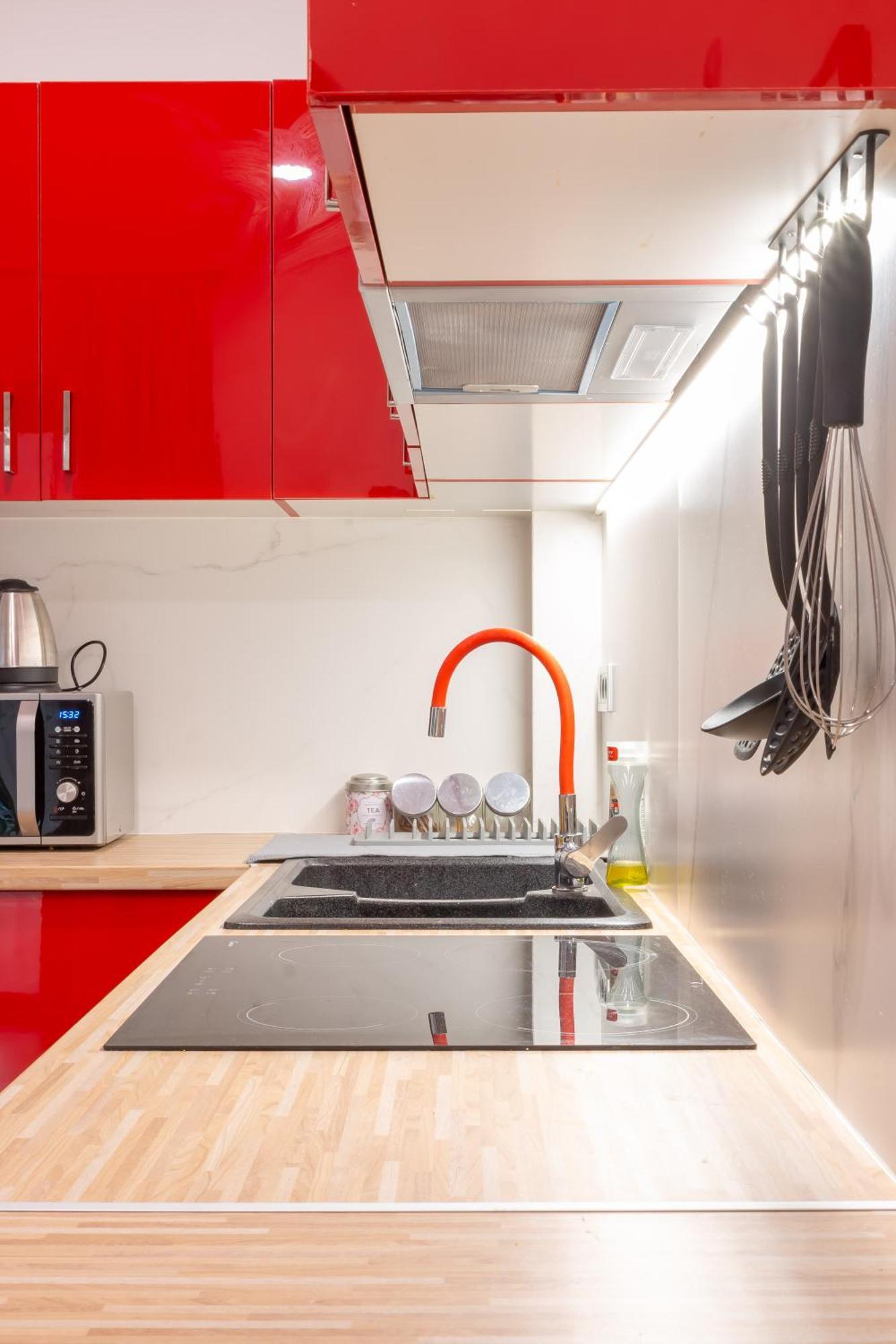 Academia By The Park Apartment *